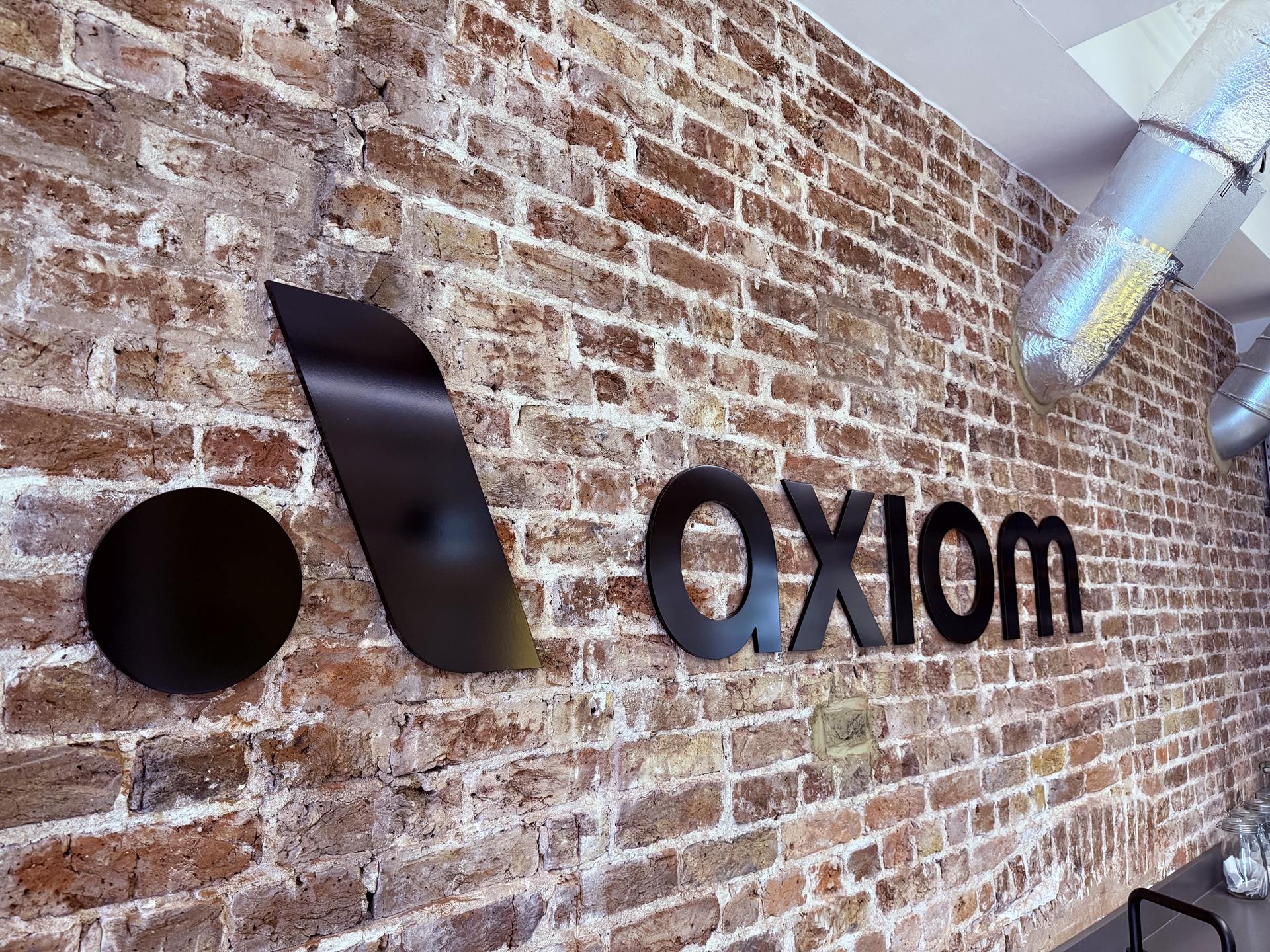 Bold Branding in Central London: 3D Signage Letters for a Stylish Reception Space