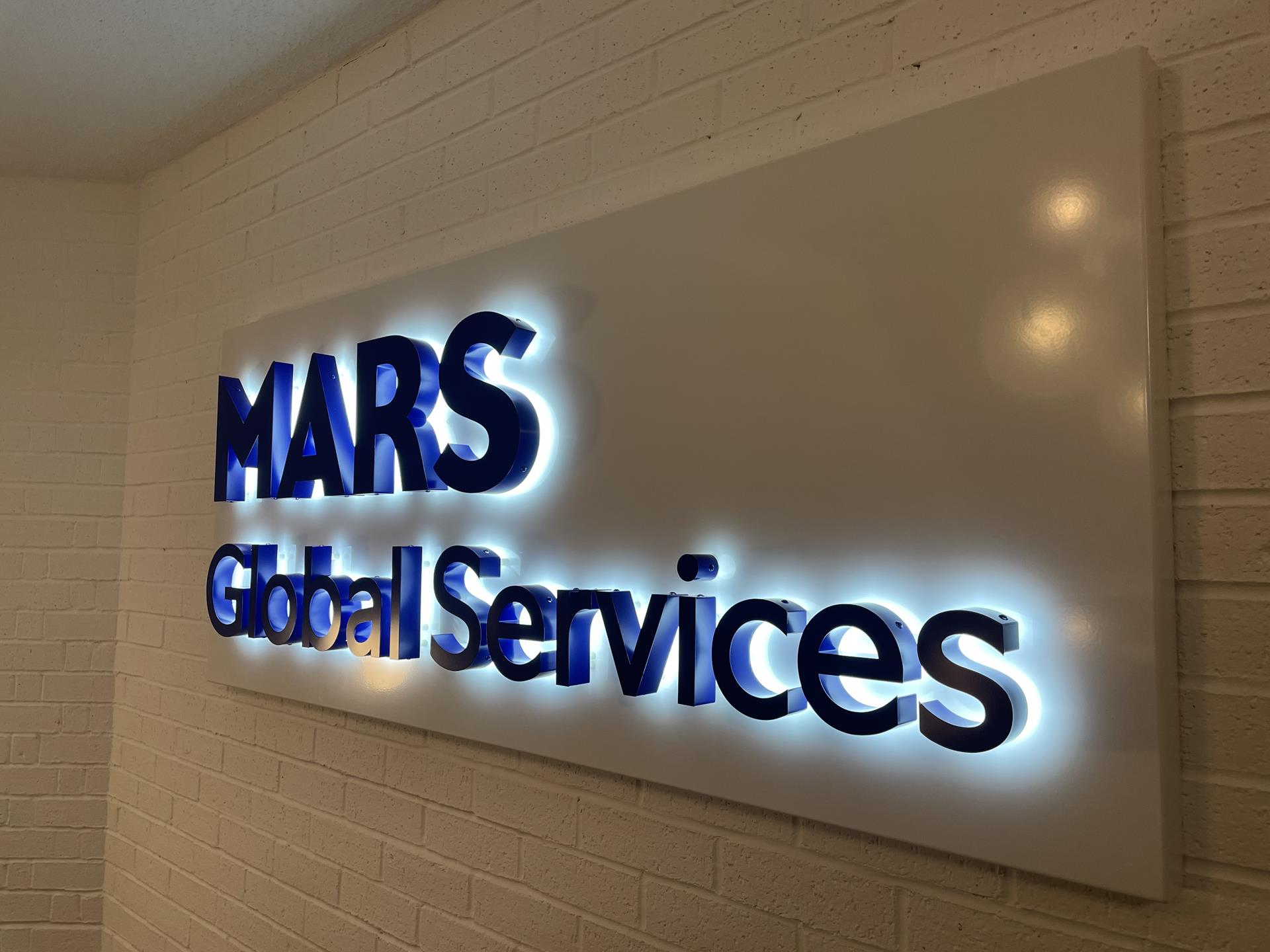Bespoke & Custom Business Signage | One Four Design London & Berkshire